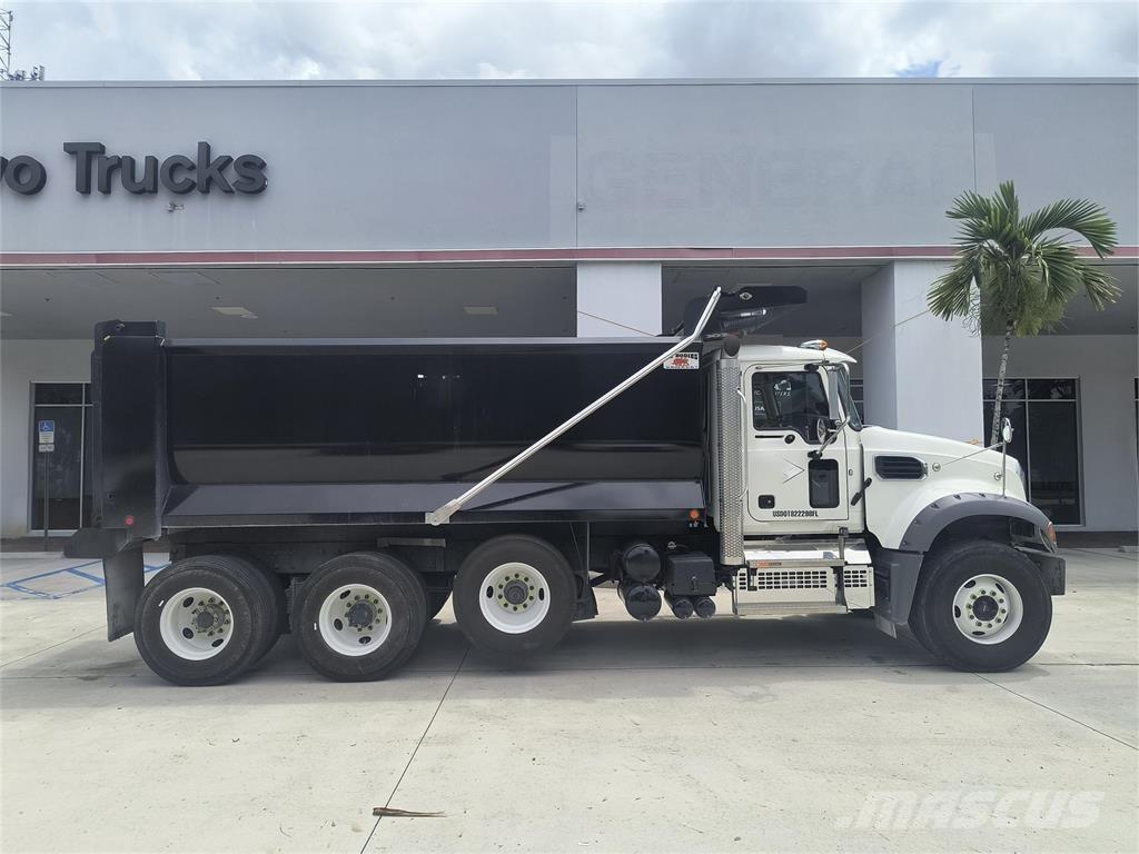 Mack GR64FR 自卸式货车