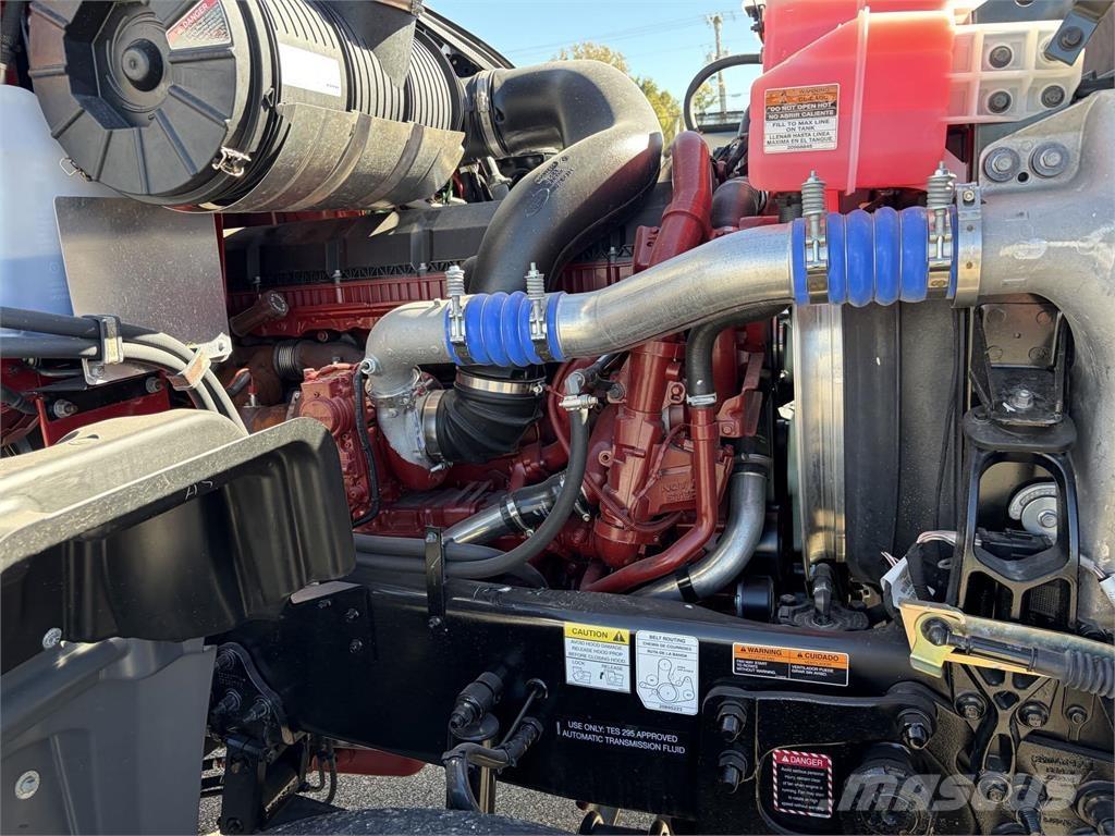 Mack GR64FR 混凝土搅拌车