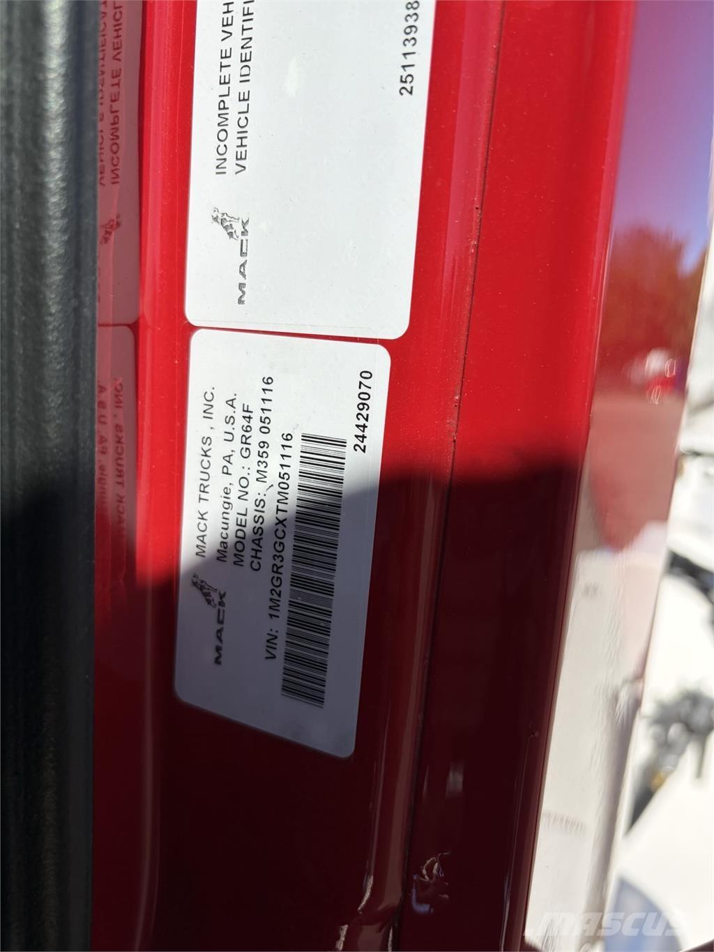 Mack GR64FR 混凝土搅拌车