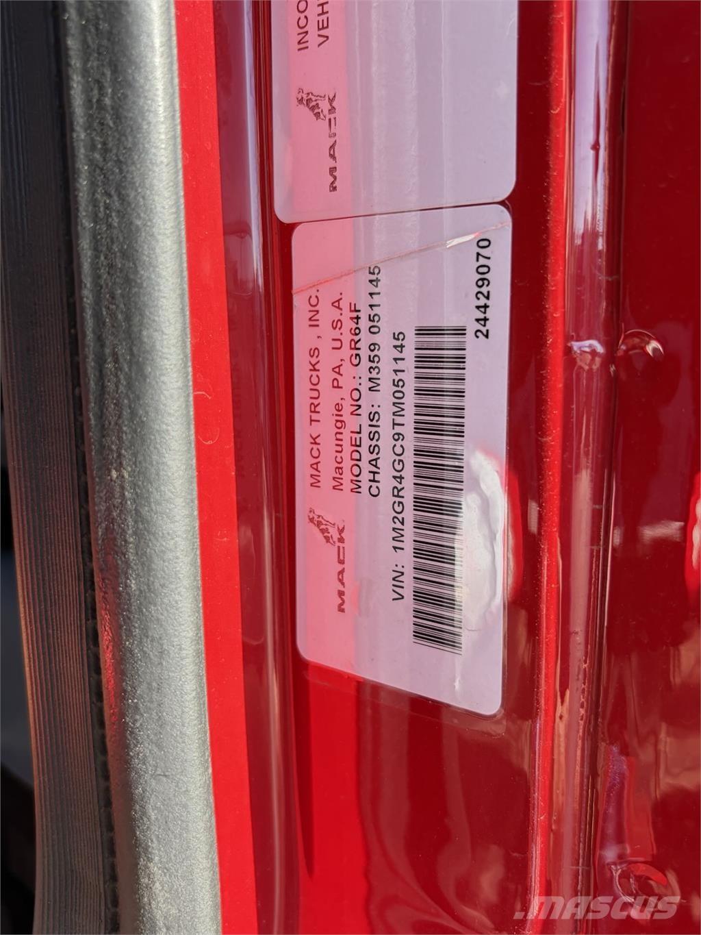 Mack GR64FR 自卸式货车