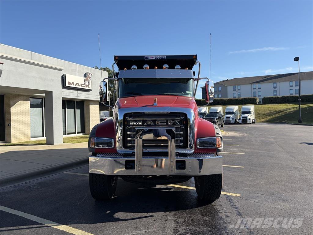 Mack GR64FR 自卸式货车