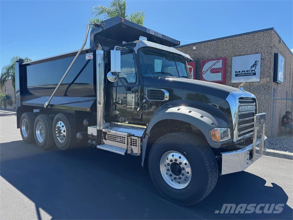 Mack GR84FR 自卸式货车