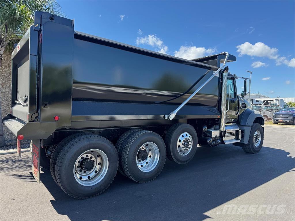 Mack GR84FR 自卸式货车