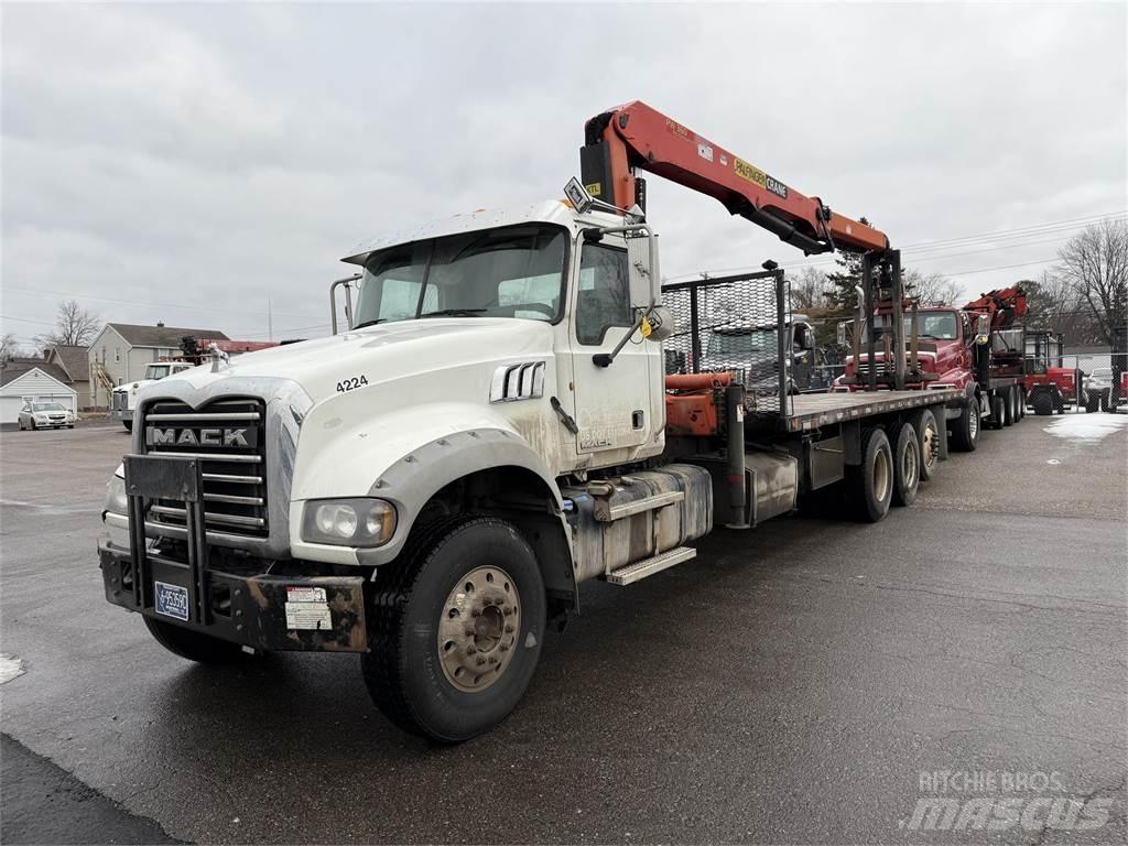Mack GU700 平板车