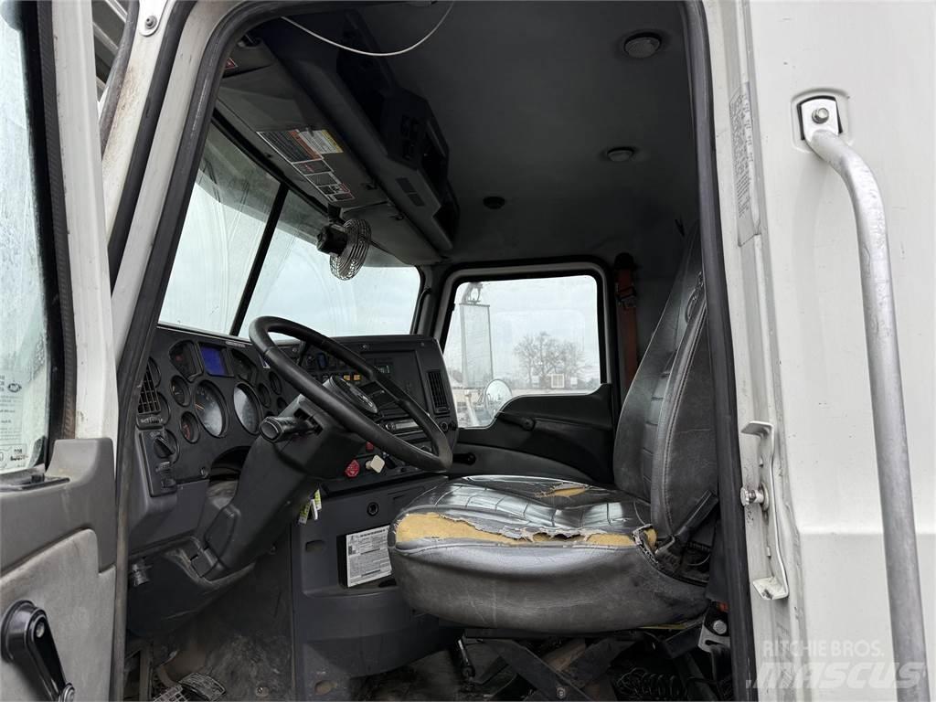 Mack GU700 平板车