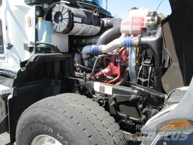 Mack GU713 其他货车