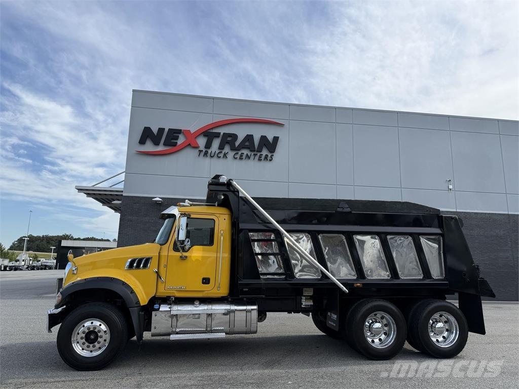 Mack GU713 自卸式货车