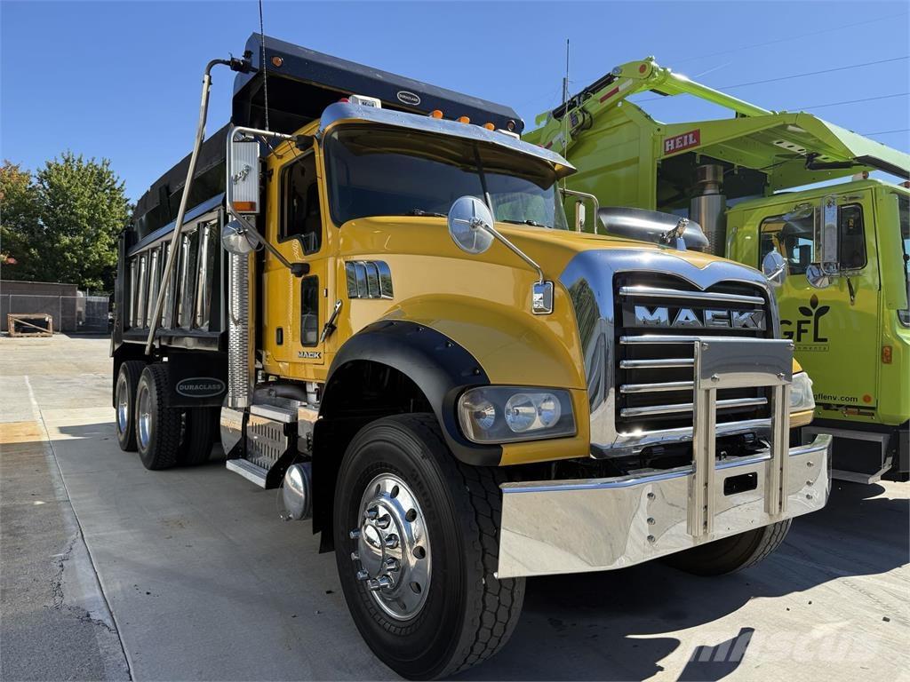 Mack GU713 自卸式货车