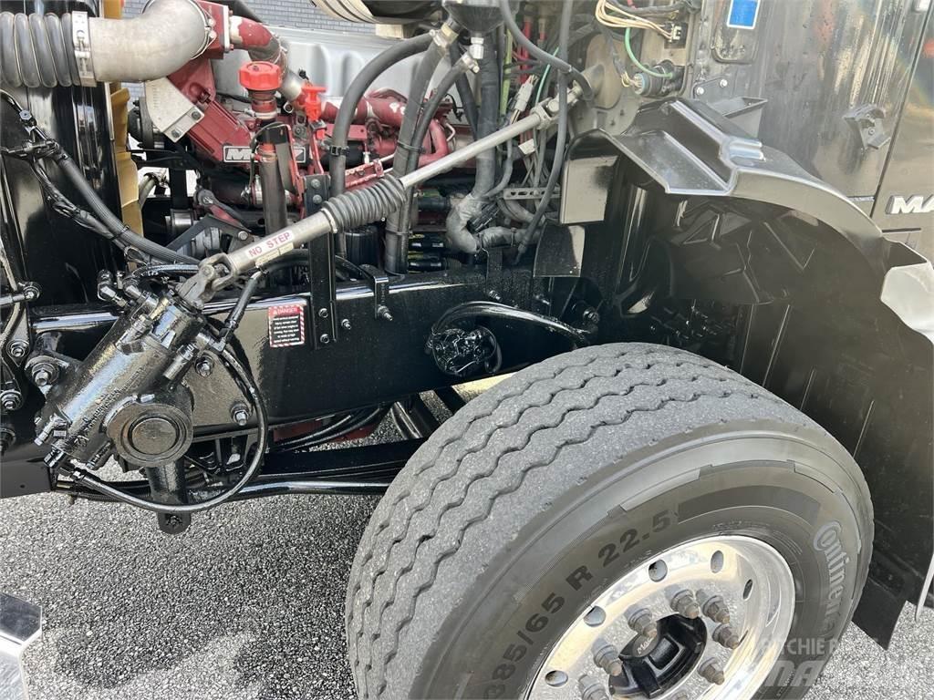 Mack GU813 其他货车