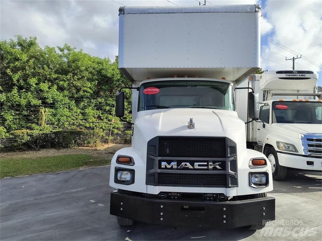 Mack MD6 厢式货车