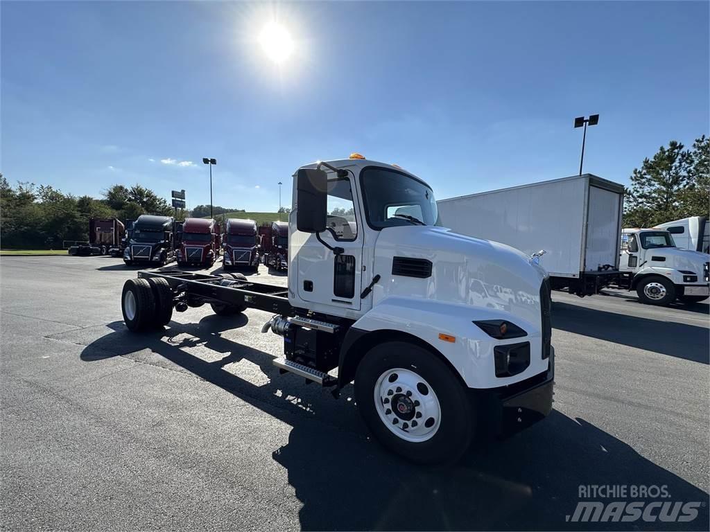 Mack MD6 42R 自卸式货车