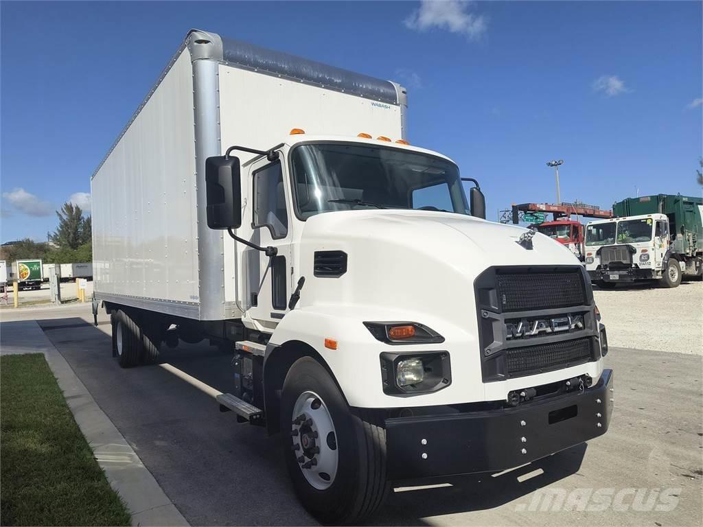 Mack MD6 42R 厢式货车