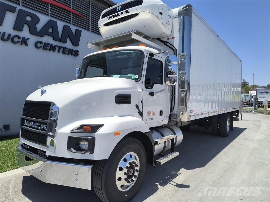 Mack MD6 42R 厢式货车