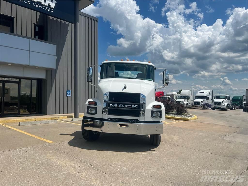 Mack MD642 平板车