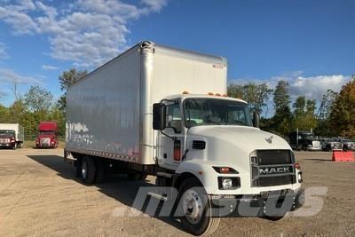 Mack MD642 厢式货车