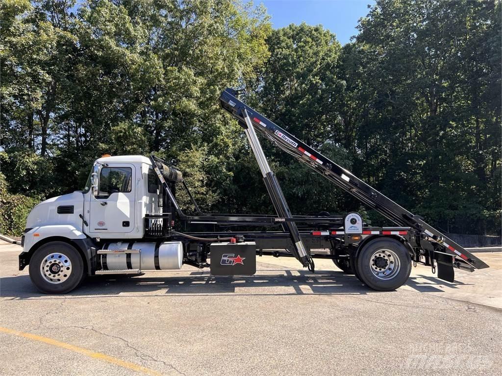 Mack MD7 42R 平板车