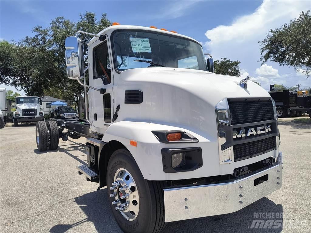 Mack MD7 42R 平板车