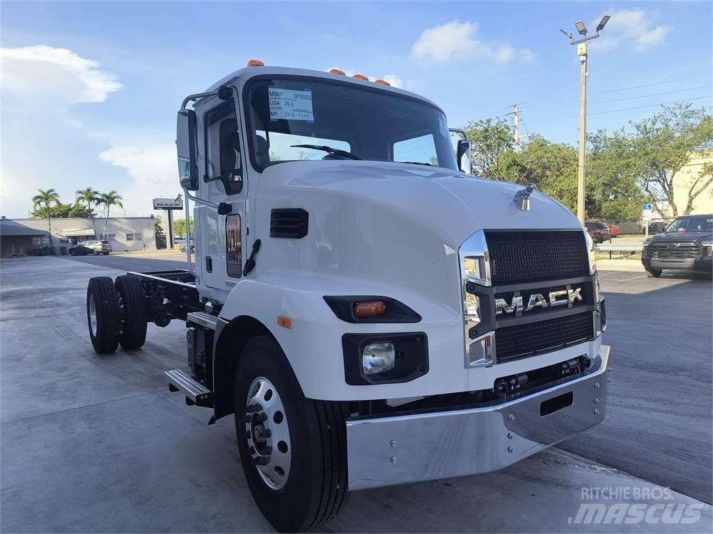 Mack MD7 42R 平板车