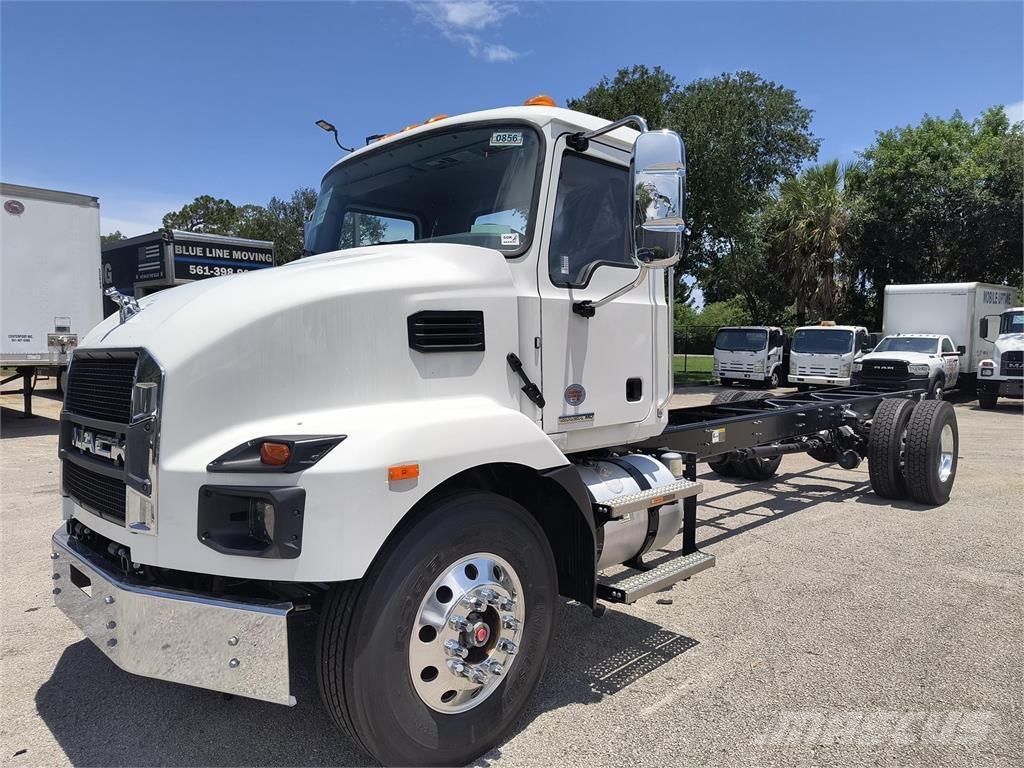 Mack MD7 42R 平板车