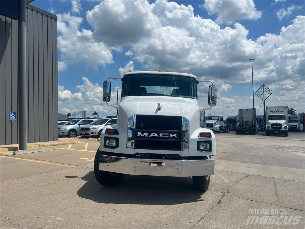 Mack MD742 平板车