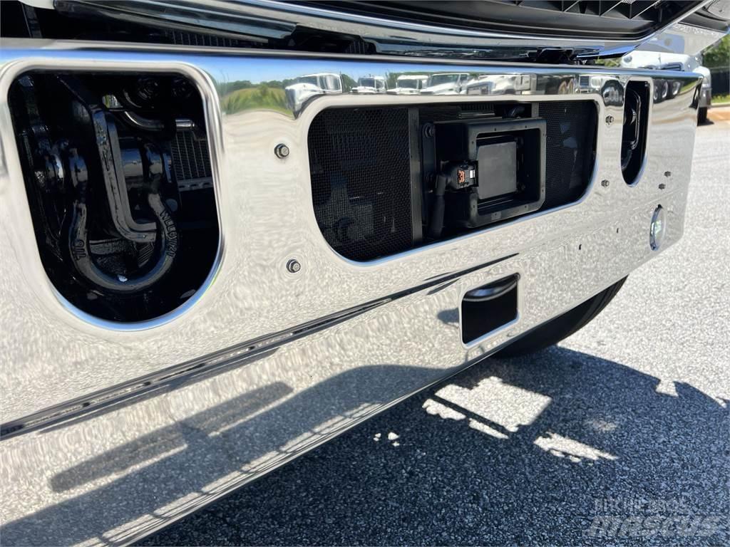 Mack PI64T 牵引车