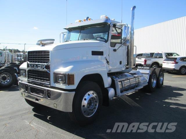 Mack PI64T 牵引车