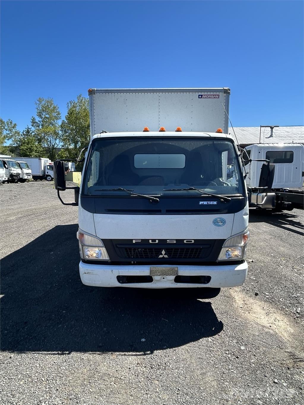 Mitsubishi FUSO FE140 厢式货车