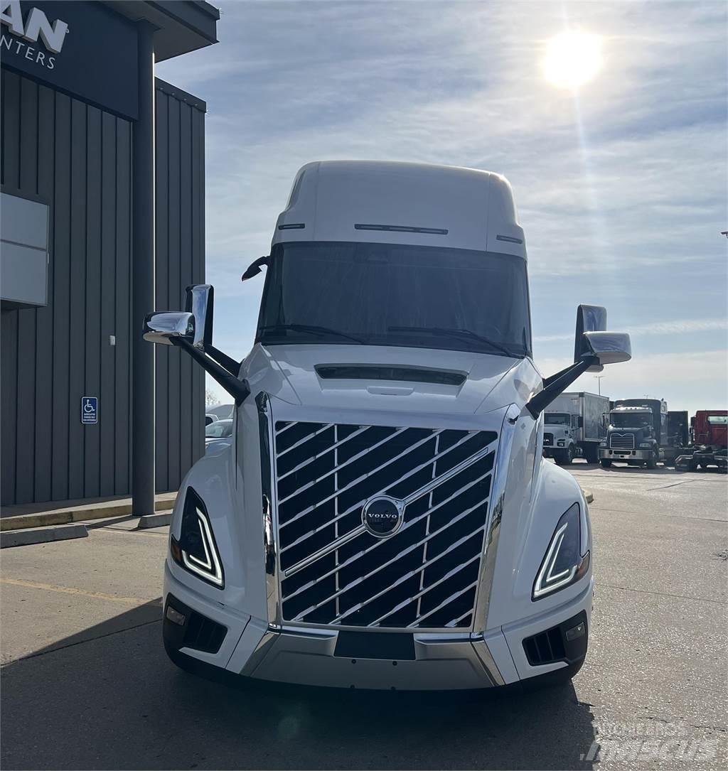 Volvo NEW VNL860 牵引车
