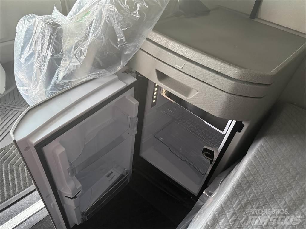 Volvo NEW VNL860 牵引车