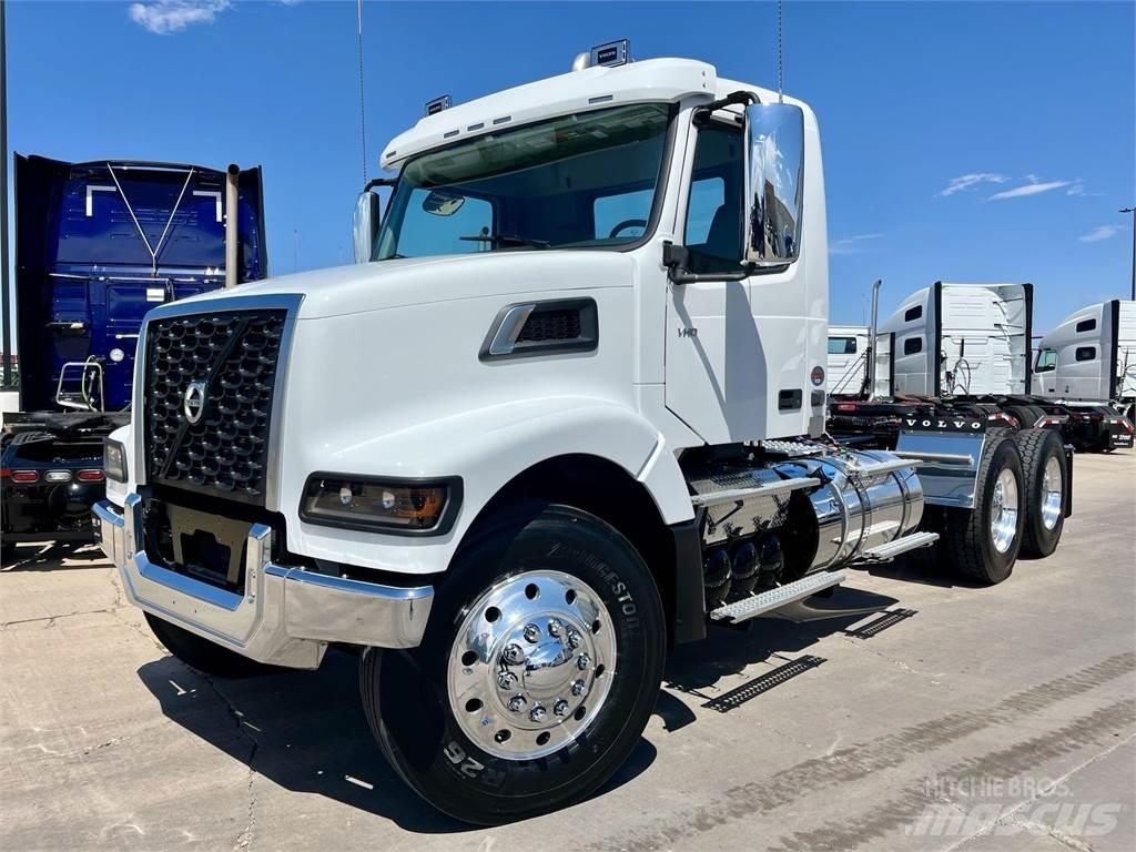 Volvo VHD64FT300 牵引车