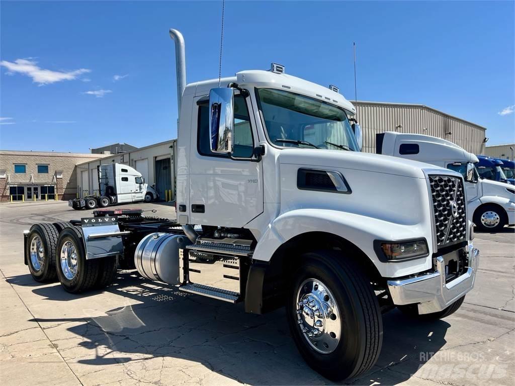 Volvo VHD64FT300 牵引车