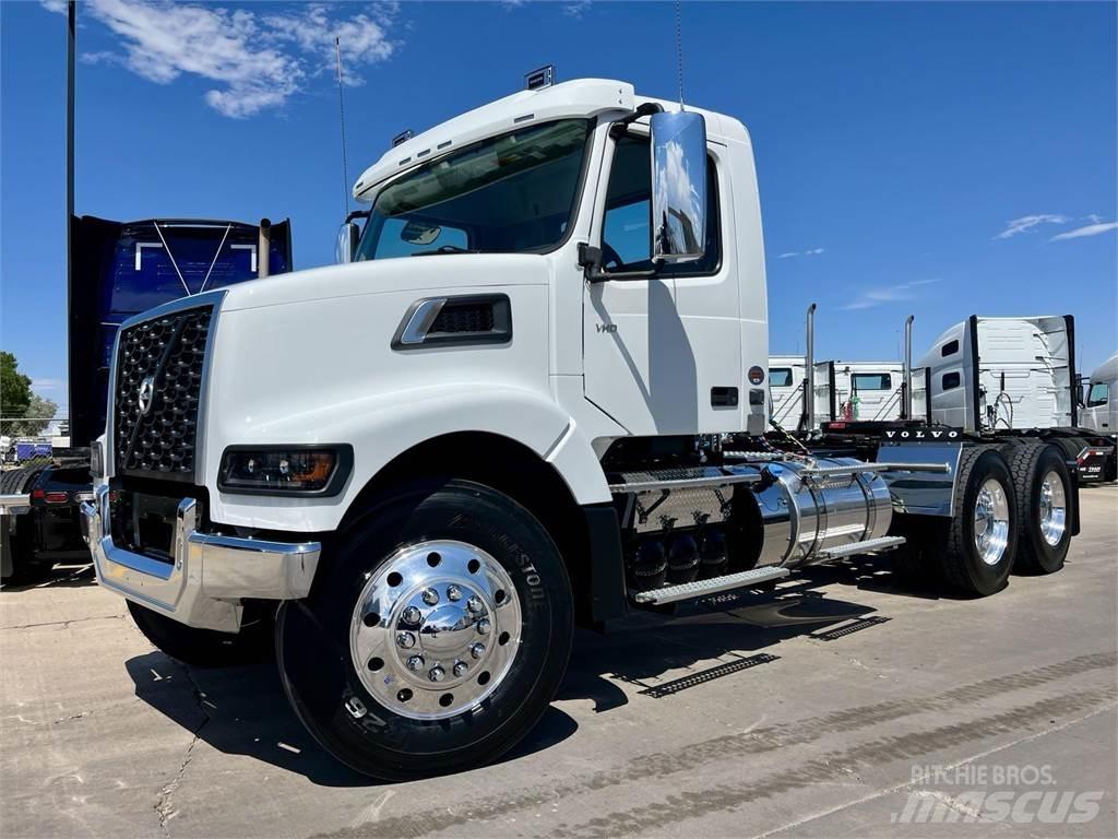 Volvo VHD64FT300 牵引车