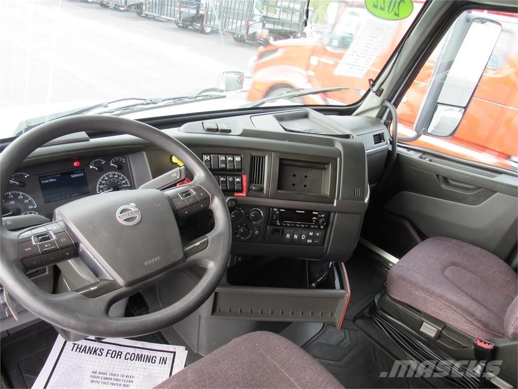 Volvo VNL 860 牵引车