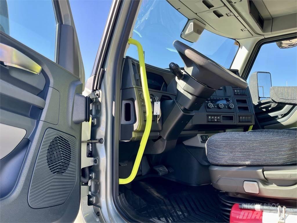 Volvo VNL64T300 牵引车