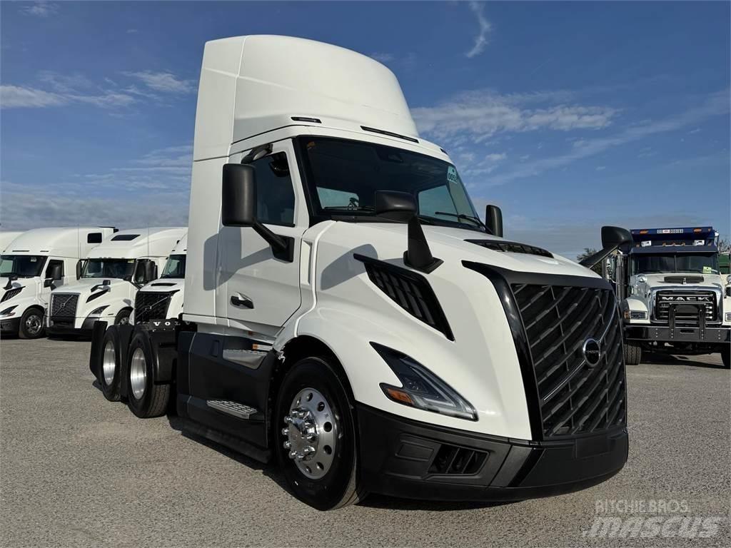 Volvo VNL64T300 牵引车