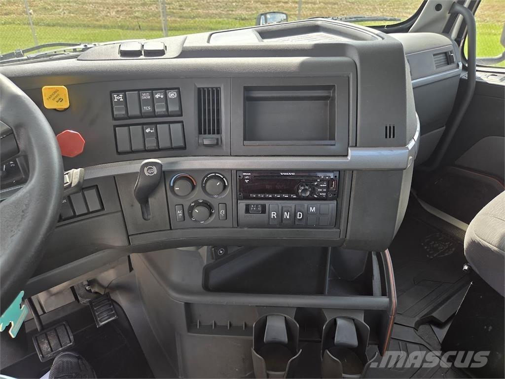 Volvo VNL64T300 牵引车