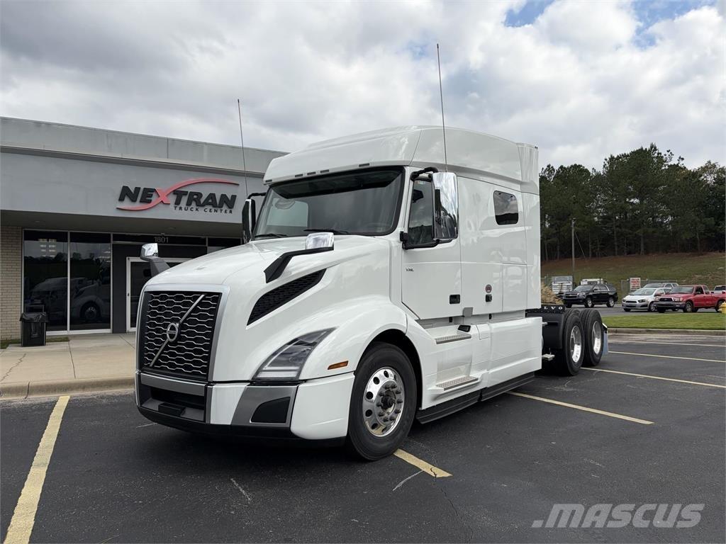 Volvo VNL64T740 牵引车