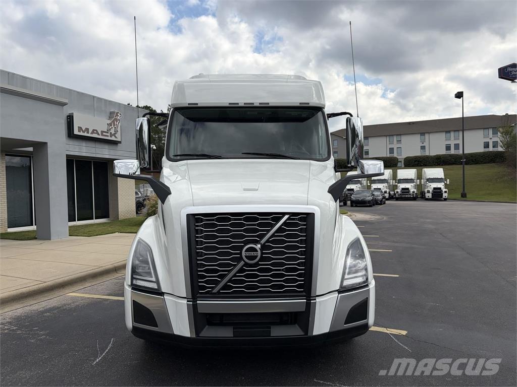 Volvo VNL64T740 牵引车