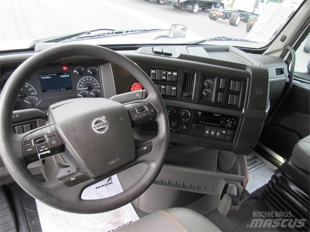 Volvo VNL64T760 牵引车