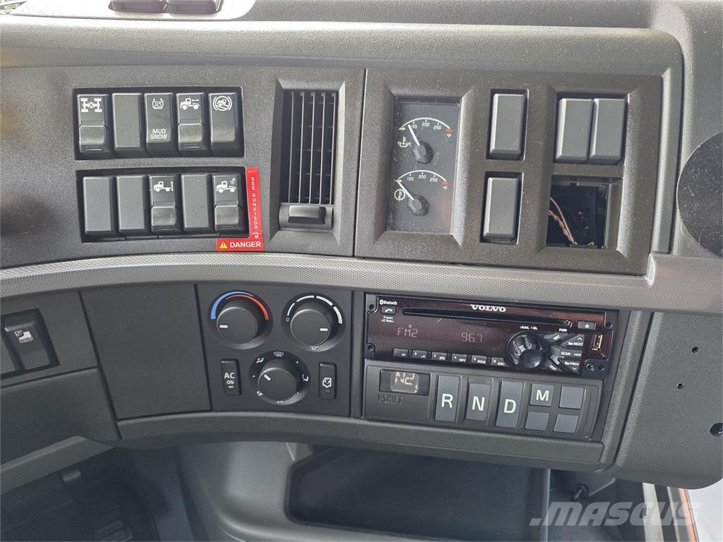 Volvo VNL64T760 牵引车