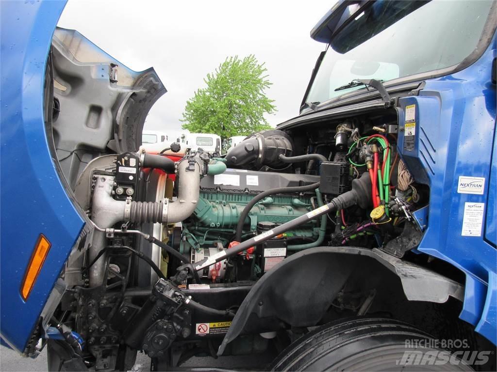 Volvo VNL64T760 牵引车