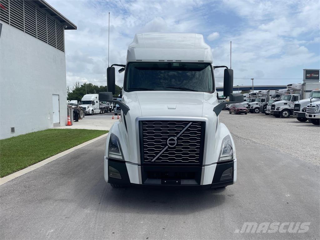 Volvo VNL64T760 牵引车