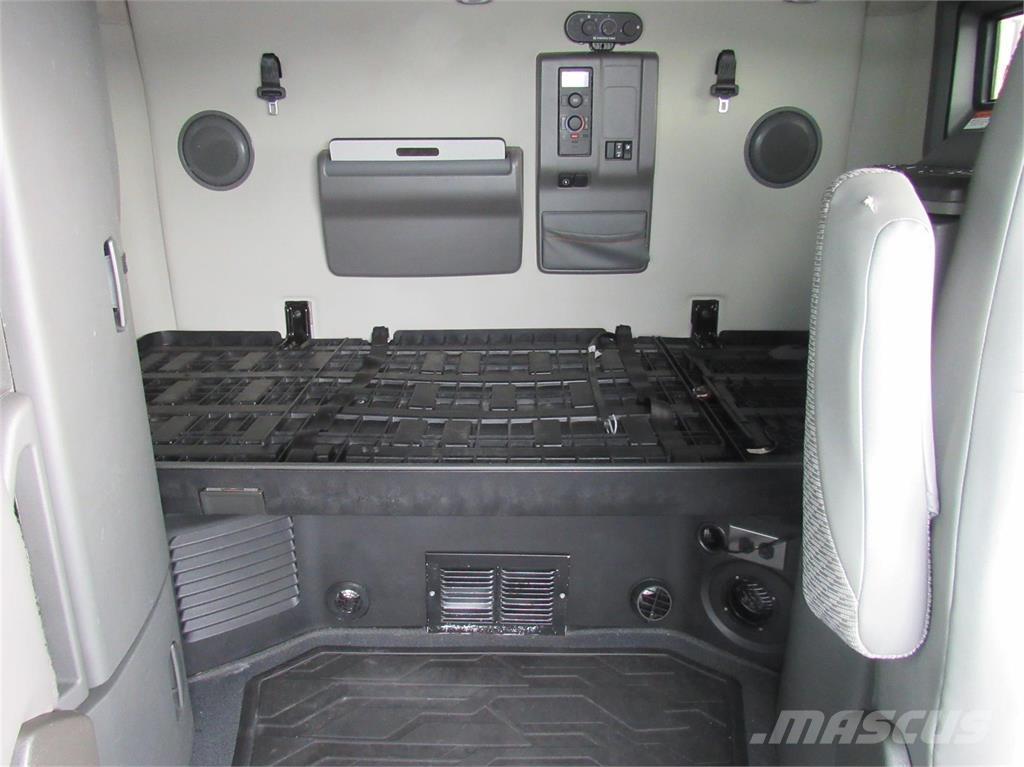 Volvo VNL64T760 牵引车