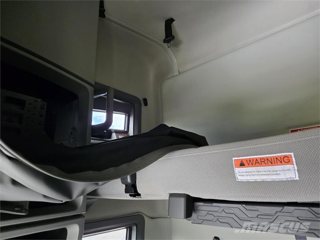 Volvo VNL64T760 牵引车