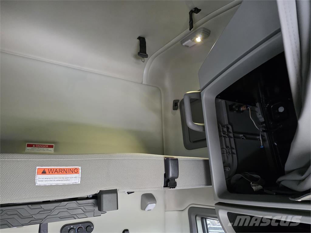 Volvo VNL64T760 牵引车