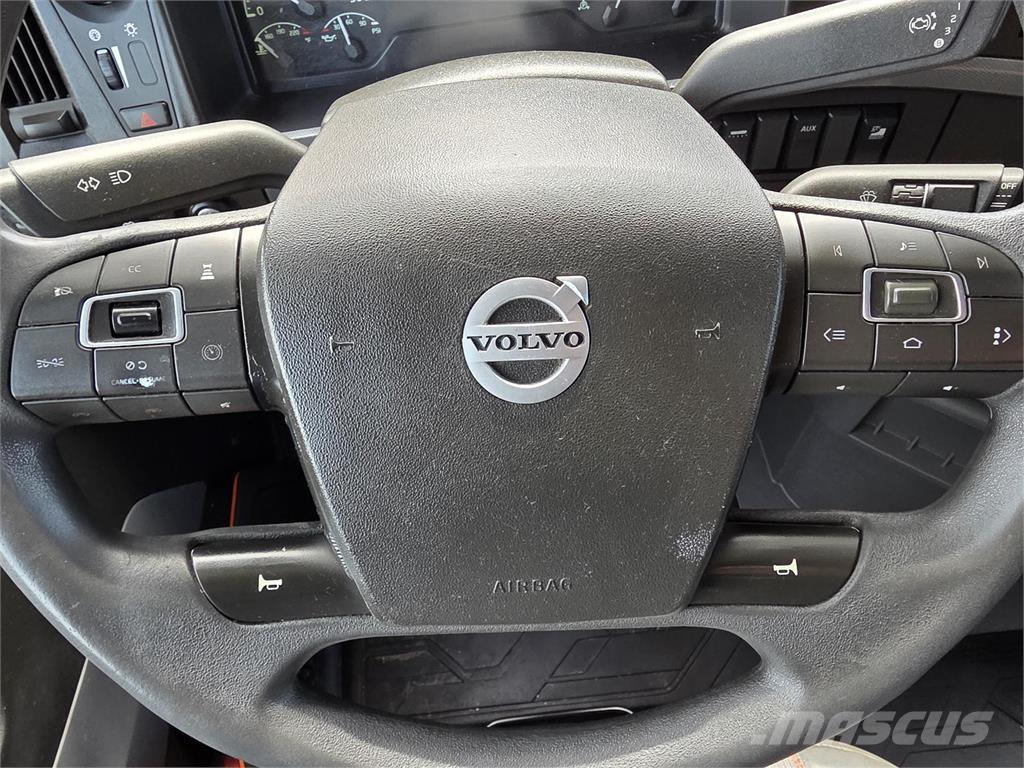 Volvo VNL64T760 牵引车