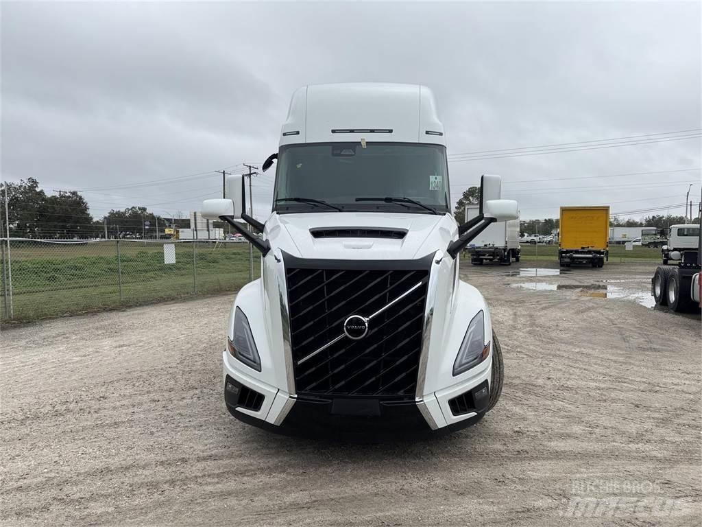 Volvo VNL64T860 牵引车