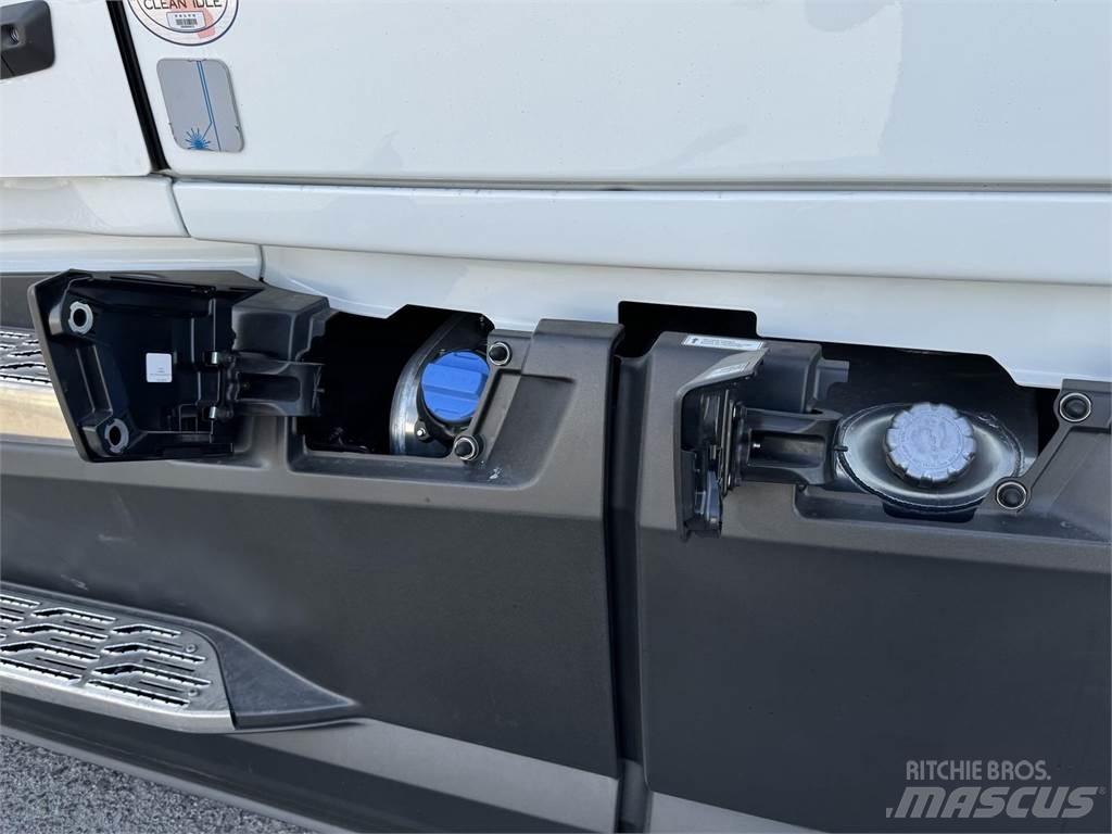 Volvo VNL64T860 牵引车