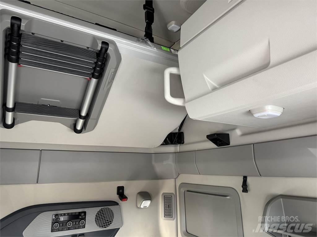 Volvo VNL64T860 牵引车