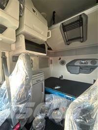 Volvo VNL64T860 牵引车